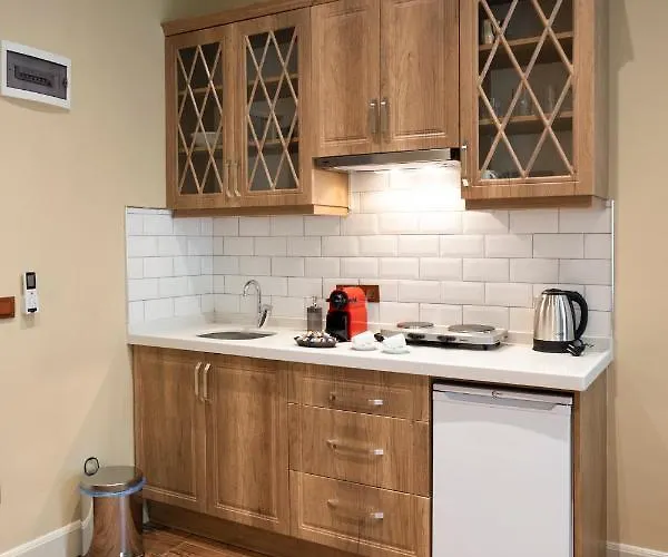 Level Suites - 102 *